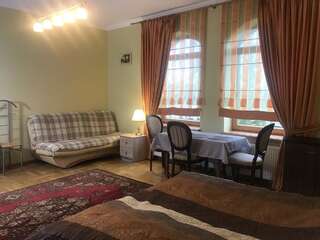 Отели типа «постель и завтрак» Spacious rooms in peaceful Jelgava area Елгава Семейный номер с общей ванной комнатой-6