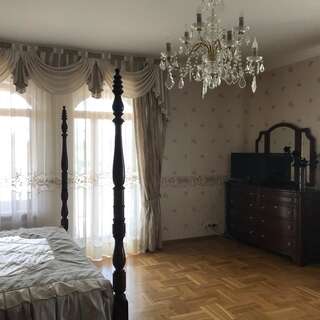 Отели типа «постель и завтрак» Spacious rooms in peaceful Jelgava area Елгава Четырехместный номер эконом-класса с общей ванной комнатой-2