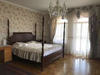 Отели типа «постель и завтрак» Spacious rooms in peaceful Jelgava area Елгава Четырехместный номер эконом-класса с общей ванной комнатой-3